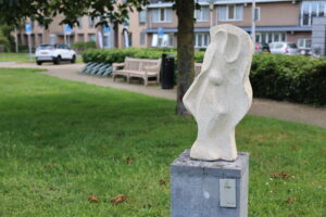 Sculpture “Naakt”